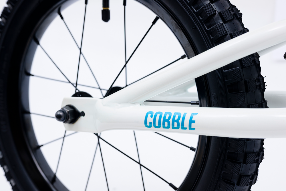 image-avalanche-cobble-balance-boys-bike