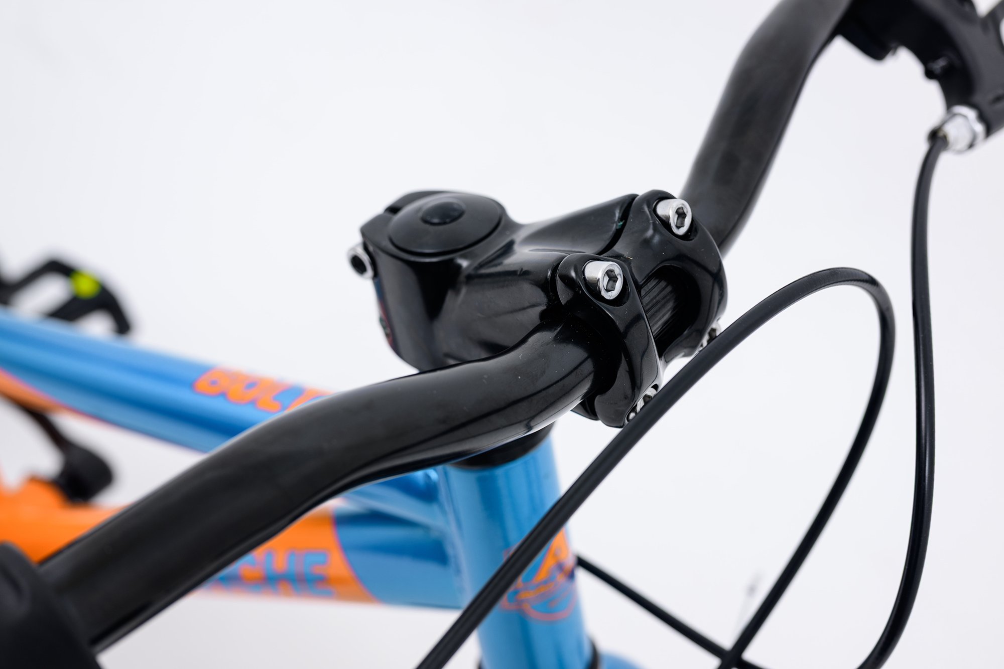 Image of Avalanche Bolt 16